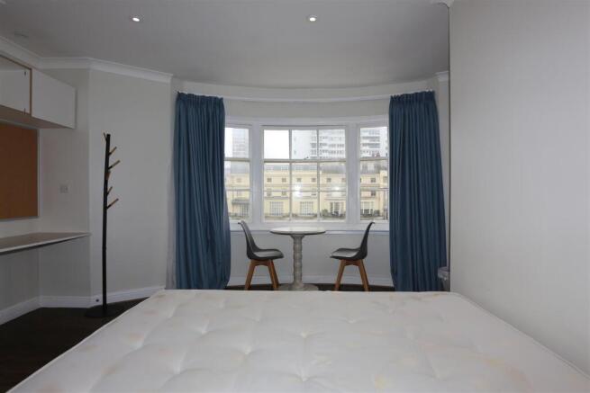 ROOM 178, 16-18 REGENCY SQUARE (5).JPG