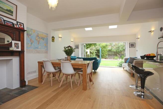 29 Tivoli Road Living Room (15).JPG
