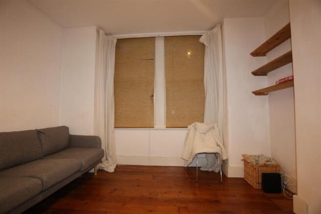 62 RUGBY PLACE LOUNGE 2.JPG