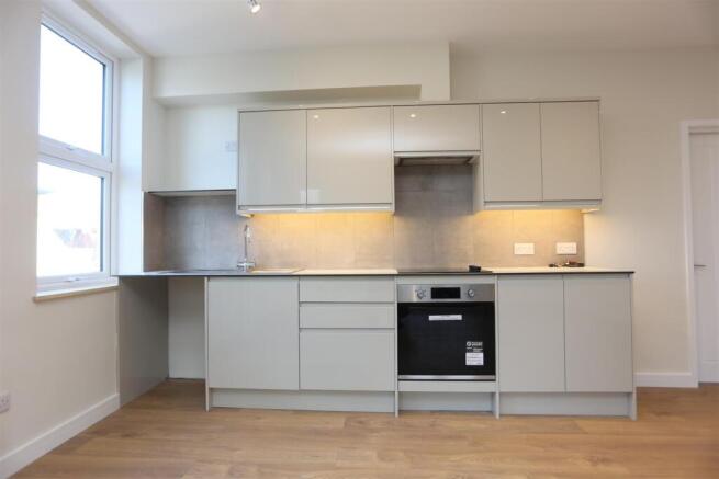 203 Elm Grove (1).JPG