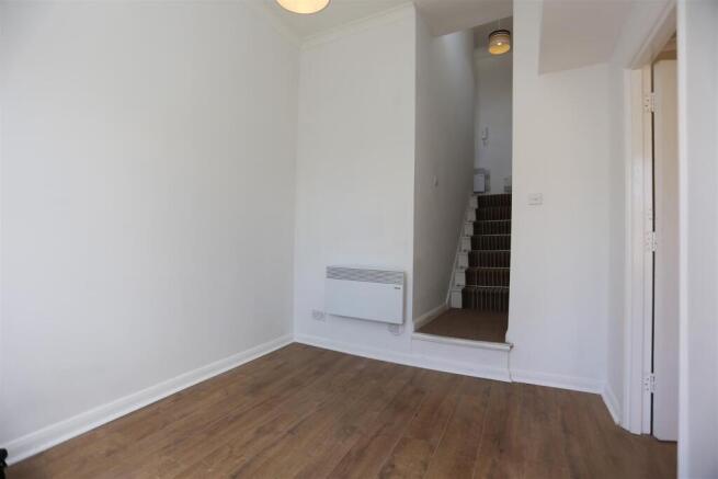 9, 3-4 Sillwood Place Living Room (4).JPG