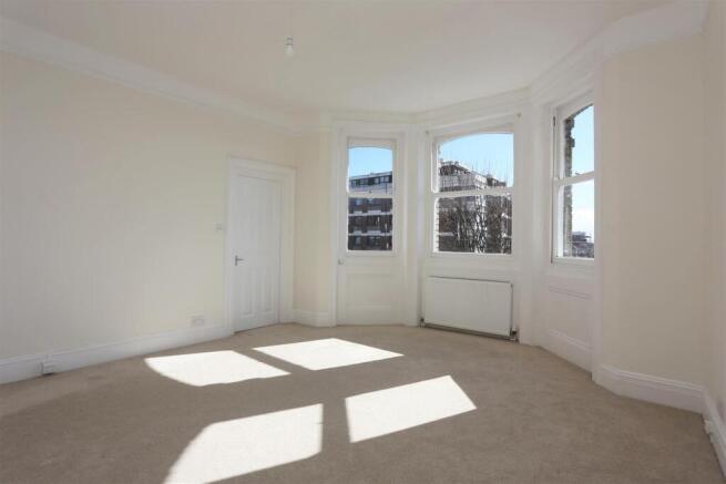 3, 8 Cromwell Road Living Room (7).JPG