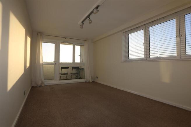 48 GOLDSTONE HOUSE 25 NEW (4).JPG