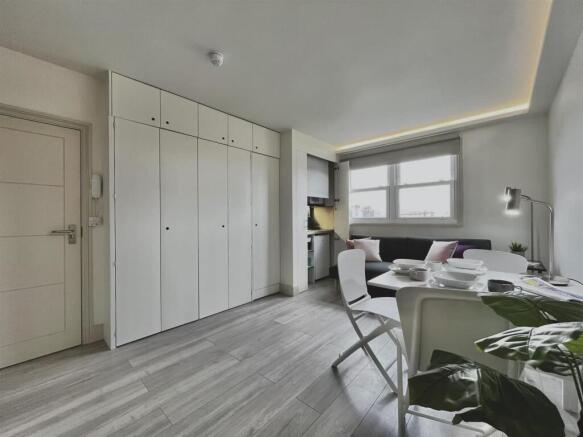 4F653BC2-7774-4954-878E-7C7D2CC9E59E_1764770443382