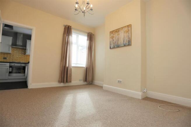 172a Portland Road Living Room (2).JPG