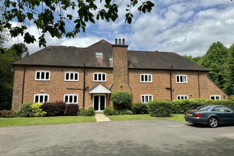 Hambledon Park, Hambledon *** No Onward Chain***