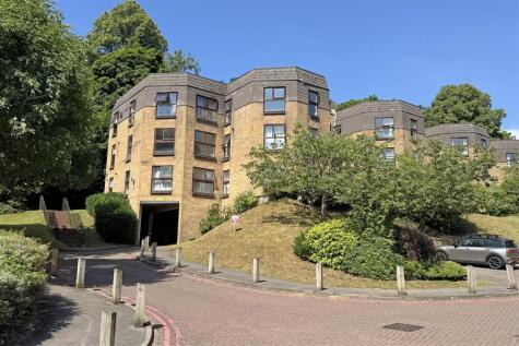 Godalming ***No Onward Chain***