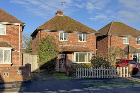 Farncombe  ***NO Onward Chain***