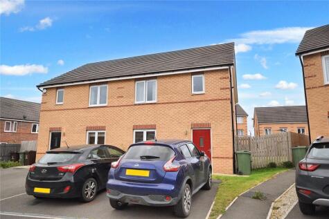 Staithes Drive, Wakefield, West Yorkshire