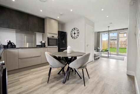 Little Wood Crescent, Wakefield, West Yorkshire