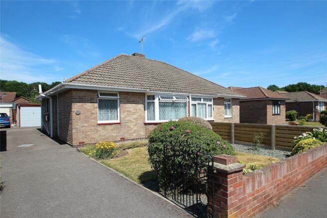 Bedroom Bungalow For Sale In Nicholas Crescent Fareham Hampshire Po