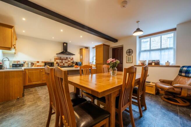 KITCHEN DINER