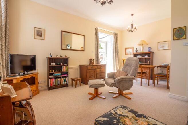 SITTING/DINING ROOM
