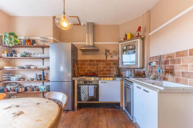 KITCHEN / LIVING AREA