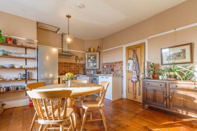 KITCHEN / LIVING AREA