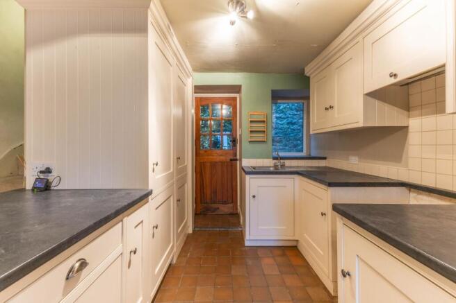 KITCHEN / DINING AREA