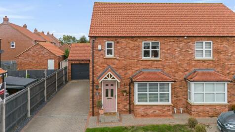 Runway Lane, Holton-Le-Clay, DN36