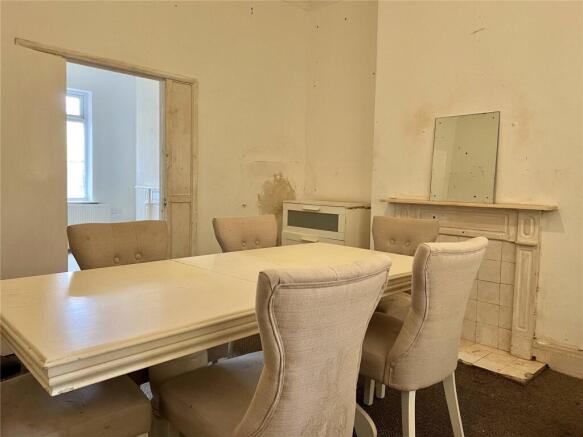 Lounge/Dining Room