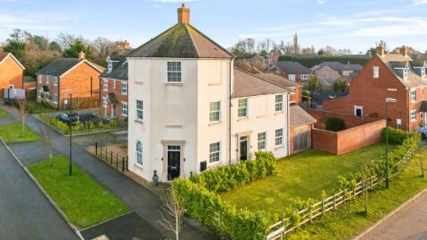 Kirkenes Close, New Waltham, Grimsby, DN36