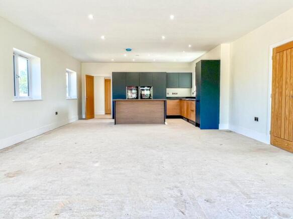 Kitchen/Dining/Loung