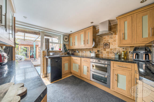 e997bebf-15b5-4e7...