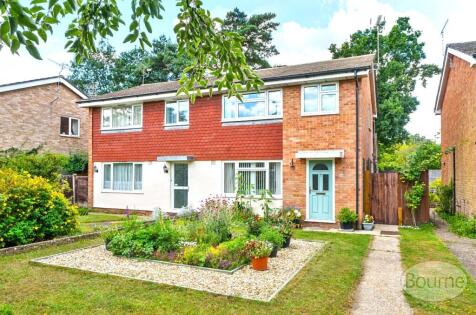 Sandy Close, Petersfield, Hampshire, GU31