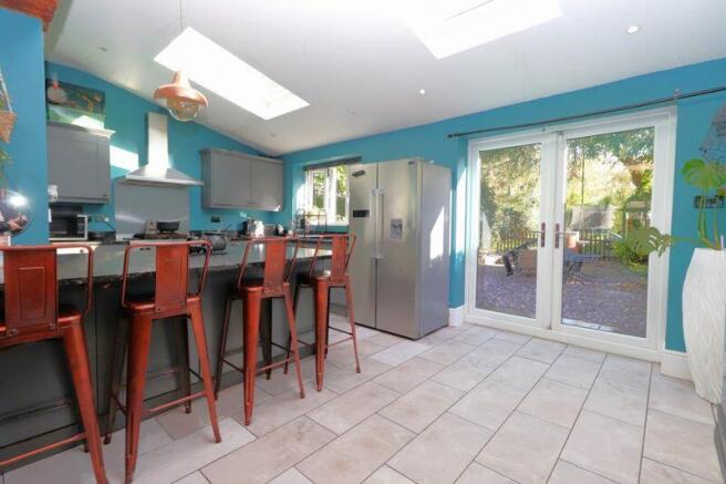Through Open Plan Kitchen/Diner/Lounge