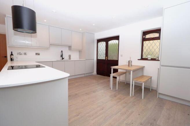 Open Plan Kitchen & Lounge Area 