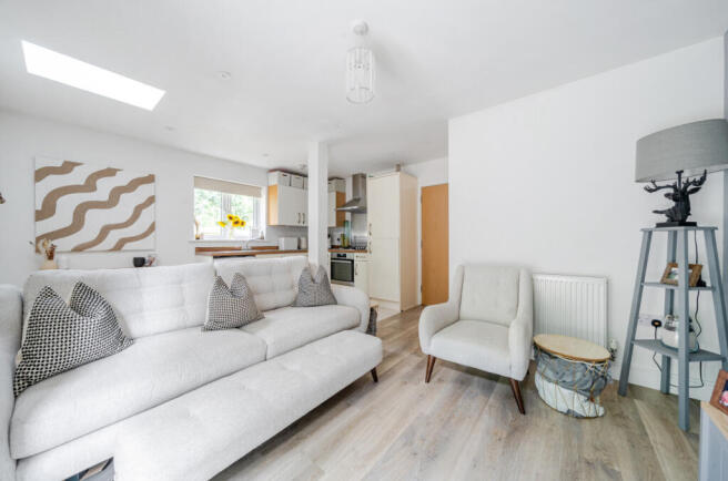 1328957-3-6880e0d...