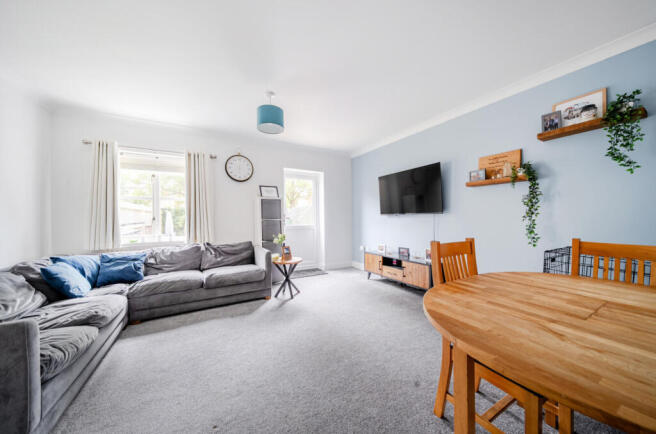 1369633-12-68f21a...