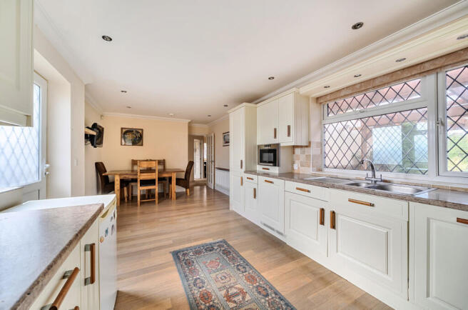 1362666-19-68dd22...