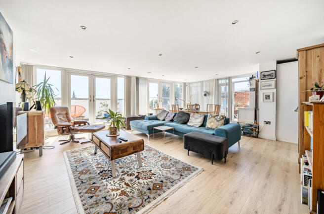 1319777-18-686ec1...