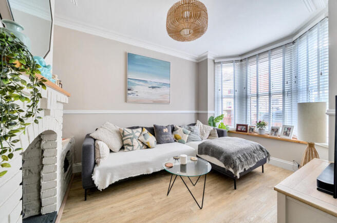 1375376-2-6908b4d...