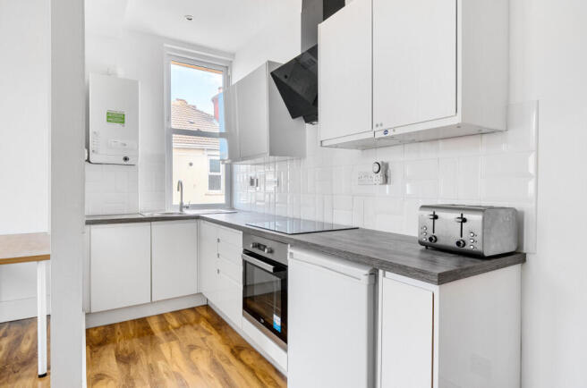 1320171-32-686ba1...