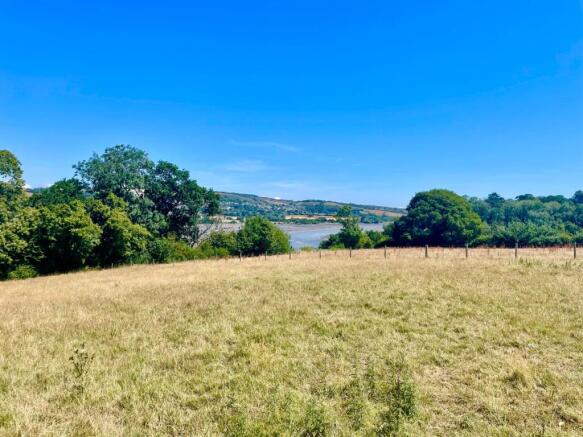 Land At Tucketts Far