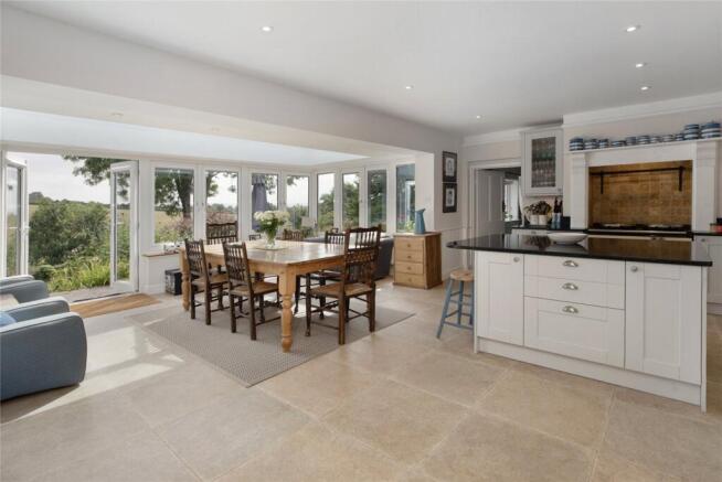 Kitchen/Breakfast Rm