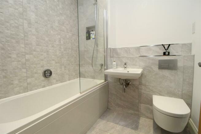 HOUSE BATHROOM/W.C