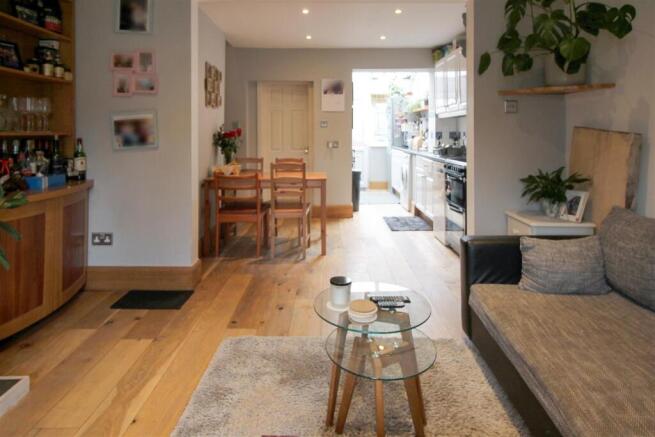 LOUNGE AREA
