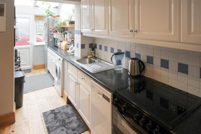 DINING/KITCHEN AREA