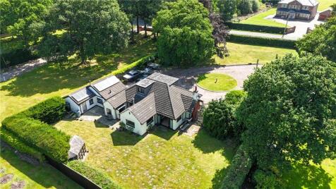 Dunstan Lane, Burton, Neston