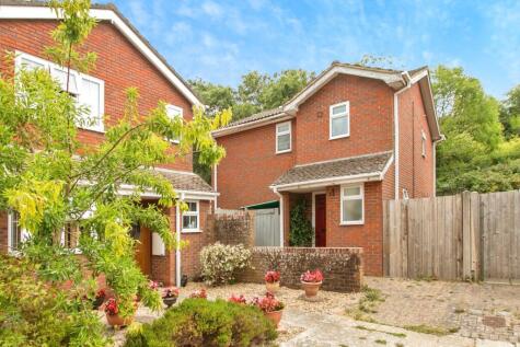 Audemer Court, Ringwood, Hampshire, BH24