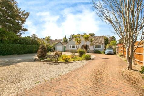 Braeside Road, St. Leonards, Ringwood, Dorset, BH24