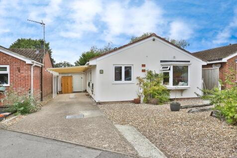 Larch Close, St. Ives, Ringwood, Dorset, BH24