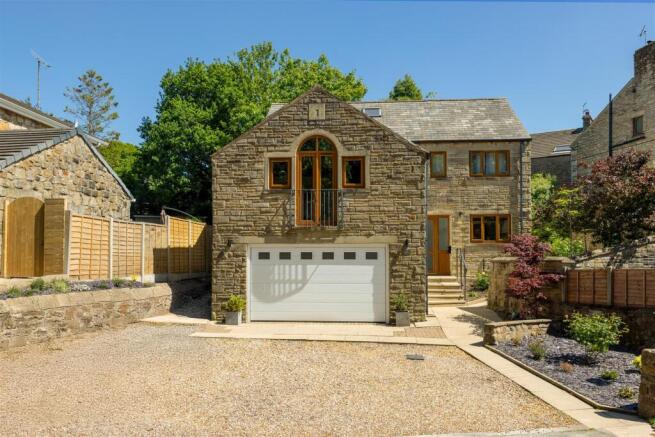 2 Greenfoot Lane