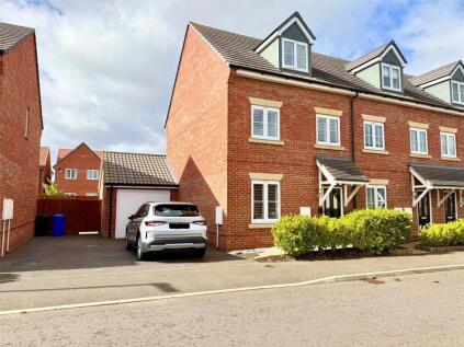 Myrtlewood Road, Bury St. Edmunds, Suffolk, IP32