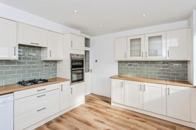 Kitchen/Breakfast Rm