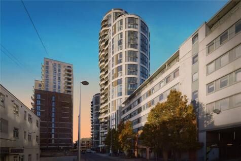 Cambridge Road, Barking, IG11