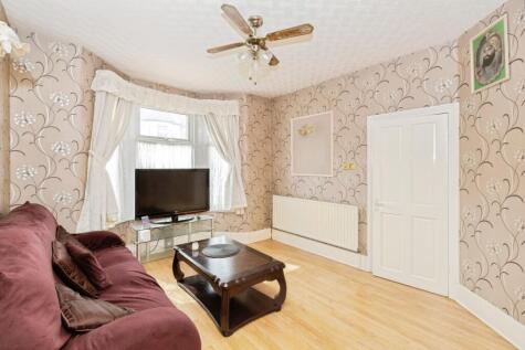 Henley Road, Ilford, IG1