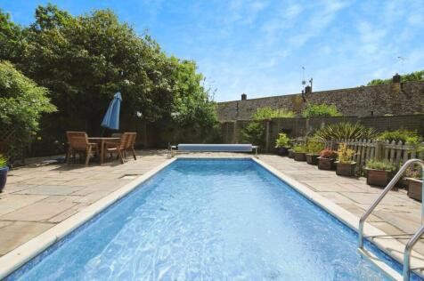 Ongar Road, Pilgrims Hatch, Brentwood, Essex, CM15