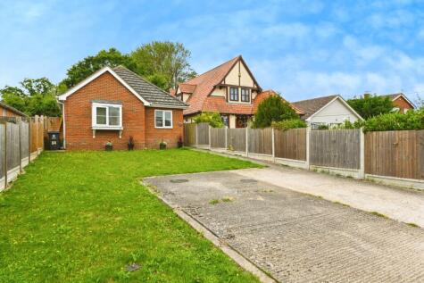 Oakmead Road, St. Osyth, Clacton-on-Sea, Essex, CO16
